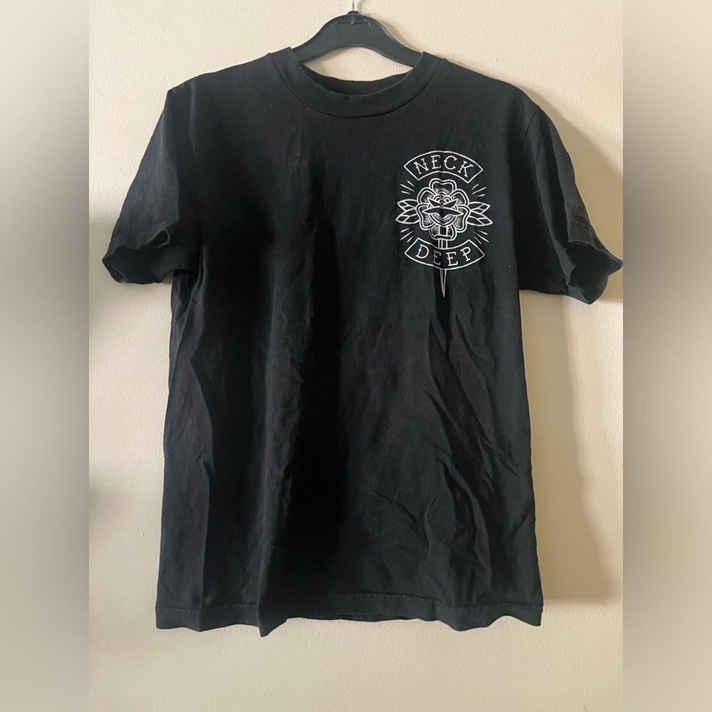 Neck Deep Band Shirt Life’s not out to get You